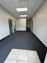 2810 W Pioneer Pky, Dalworthington Gardens, TX à louer Photo intérieure– Image 2 sur 9