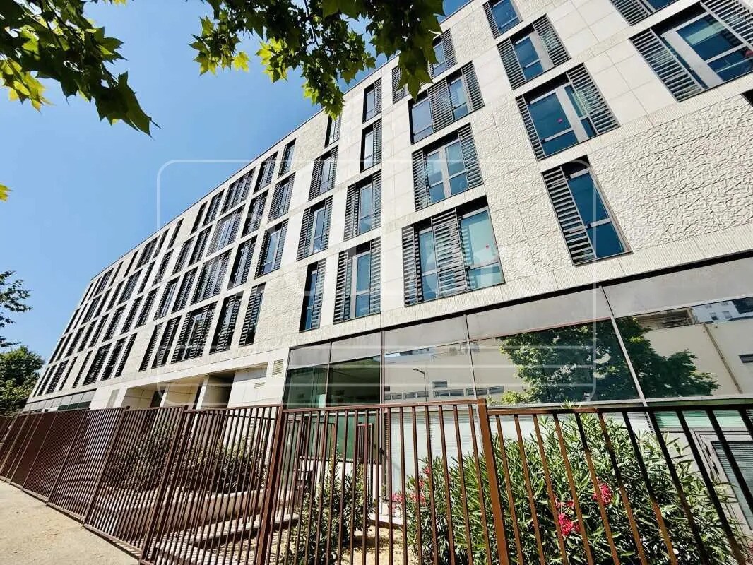 Local d’activités dans Marseille à louer Photo de l’immeuble– Image 1 sur 10