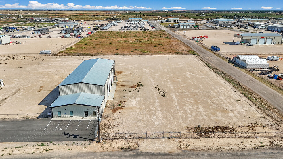 8810 E County Road 95, Midland, TX à louer - Aérien – Image 2 sur 27