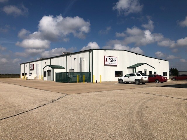 1519 S 2nd Ave, Dodge City, KS à vendre Photo de l’immeuble– Image 1 sur 9