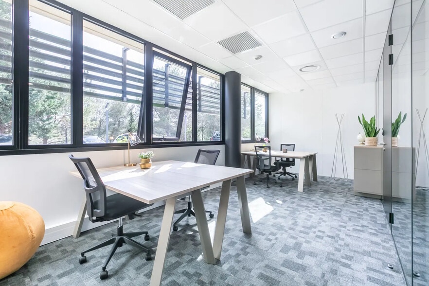 2229 Route Des Cretes, Valbonne à louer - Photo de l’immeuble – Image 2 sur 12