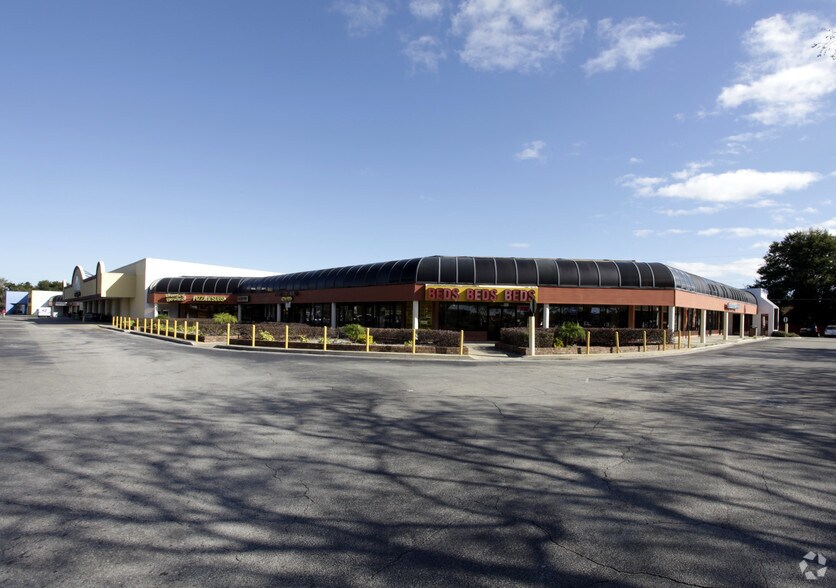 2413 Enterprise Rd, Orange City, FL à louer - Photo de l’immeuble – Image 3 sur 7