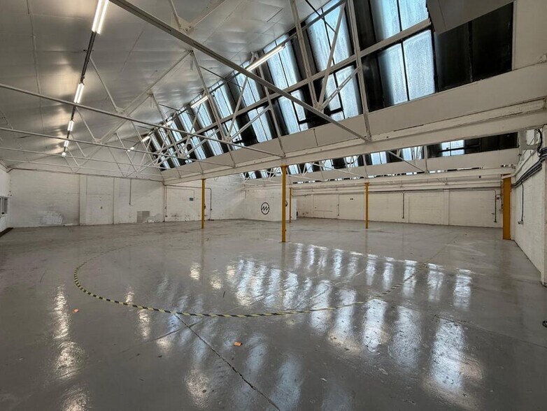 7-8 East Ln, Wembley à louer - Photo de l’immeuble – Image 2 sur 5