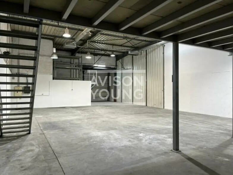 Local d’activités dans Bondy à louer - Photo intérieure – Image 2 sur 5