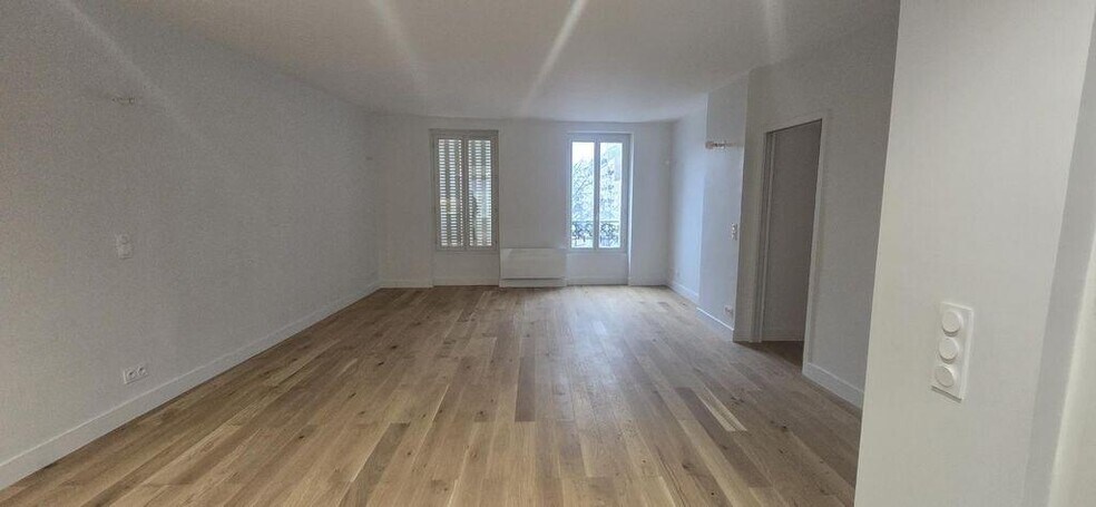 Local commercial dans Vincennes à vendre - Photo de l’immeuble – Image 3 sur 17