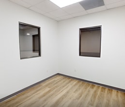 7212-7282 NW 33rd St, Miami, FL à louer Photo intérieure– Image 2 sur 5