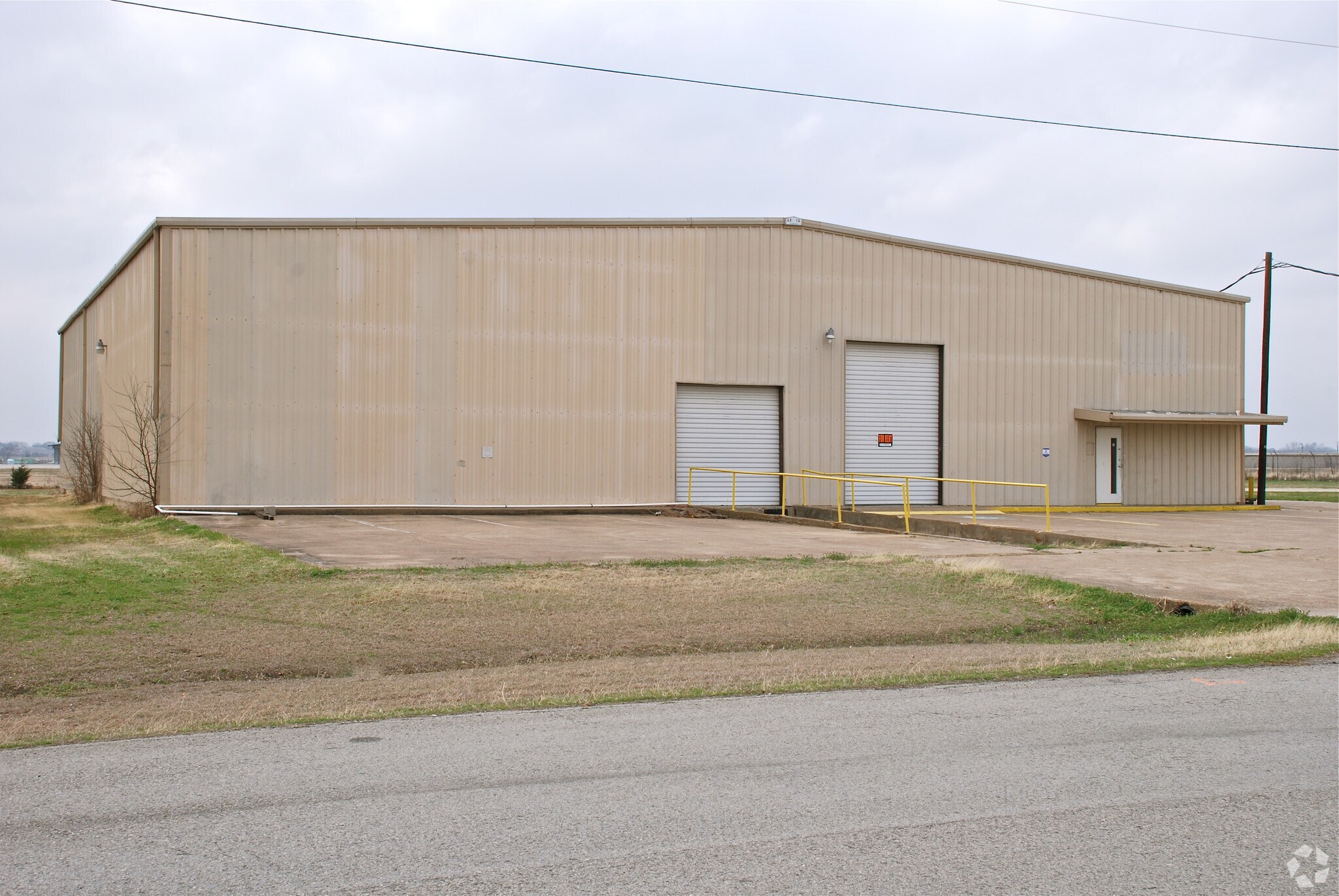 6 Skyline Dr, Terrell, TX à vendre Photo de l’immeuble– Image 1 sur 3