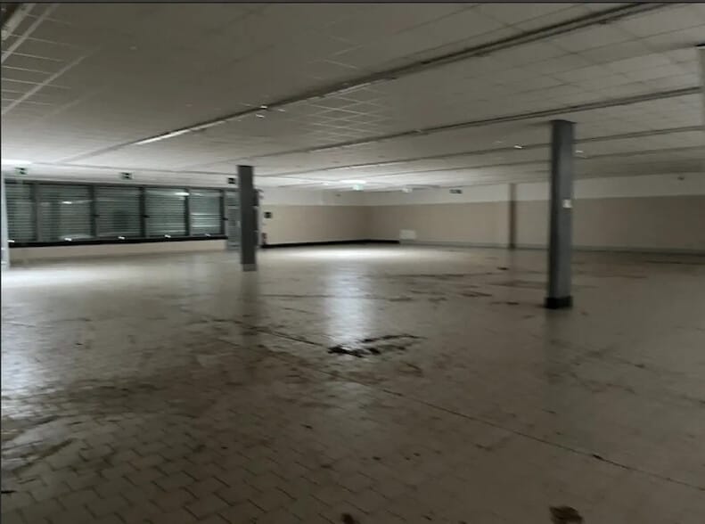 Local commercial dans Dreux à louer - Photo de l’immeuble – Image 1 sur 7