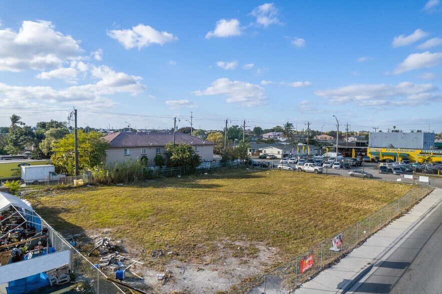 2450 Palm Ave, Hialeah, FL à vendre - Aérien – Image 3 sur 10