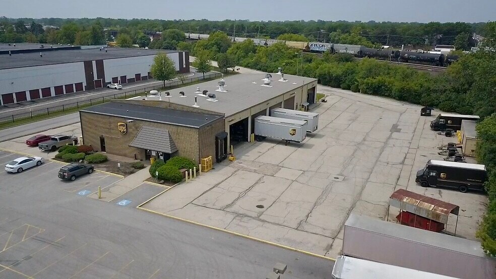 2725 Shermer Rd, Northbrook, IL à louer - Photo de l’immeuble – Image 2 sur 4