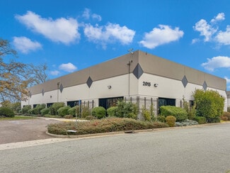 Plus de détails pour 2015 Airpark Ct, Auburn, CA - Industriel/Logistique à louer