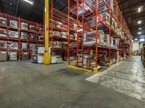 25 Lorena St, Barrie, ON à louer Photo intérieure– Image 2 sur 6