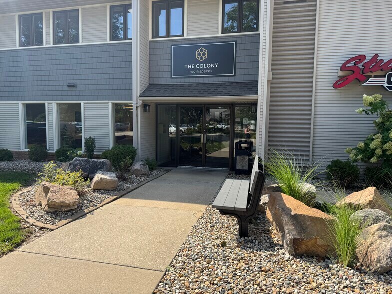701 Devonshire Dr, Champaign, IL à louer - Photo de l’immeuble – Image 2 sur 6