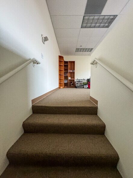 3479 NE John Olsen Ave, Hillsboro, OR à louer - Photo de l’immeuble – Image 3 sur 8
