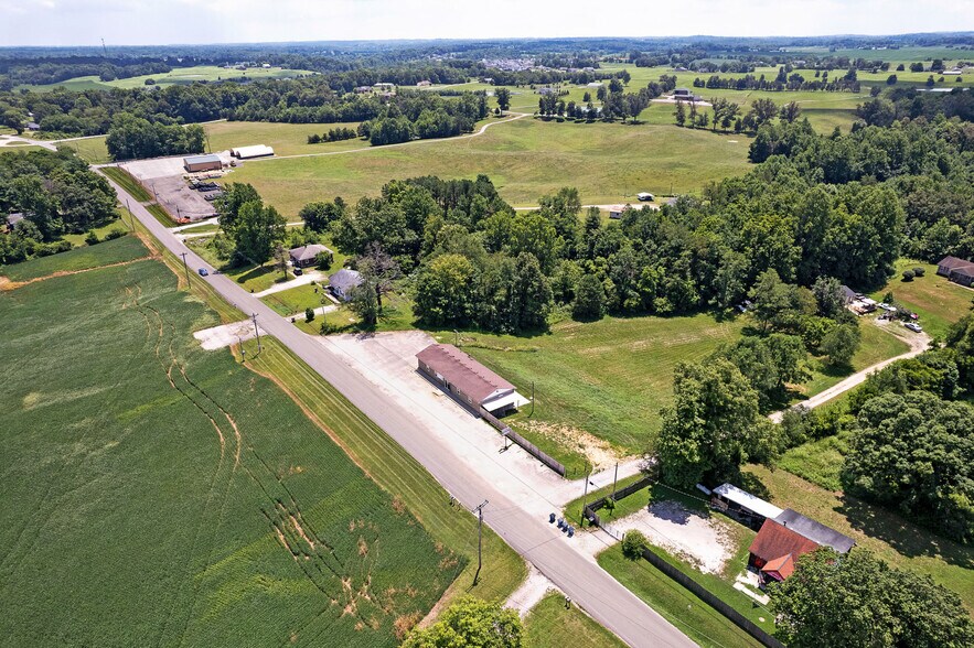 6419 Flaherty Rd, Vine Grove, KY à vendre - Photo de l’immeuble – Image 2 sur 15