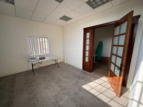 116 S Catalina Ave, Redondo Beach, CA à louer Photo intérieure– Image 2 sur 3