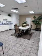 110 Athens St, Tarpon Springs, FL à louer Photo intérieure– Image 2 sur 4
