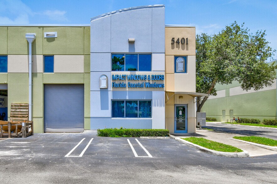 5401 N Haverhill Rd, West Palm Beach, FL à vendre - Photo principale – Image 1 sur 17