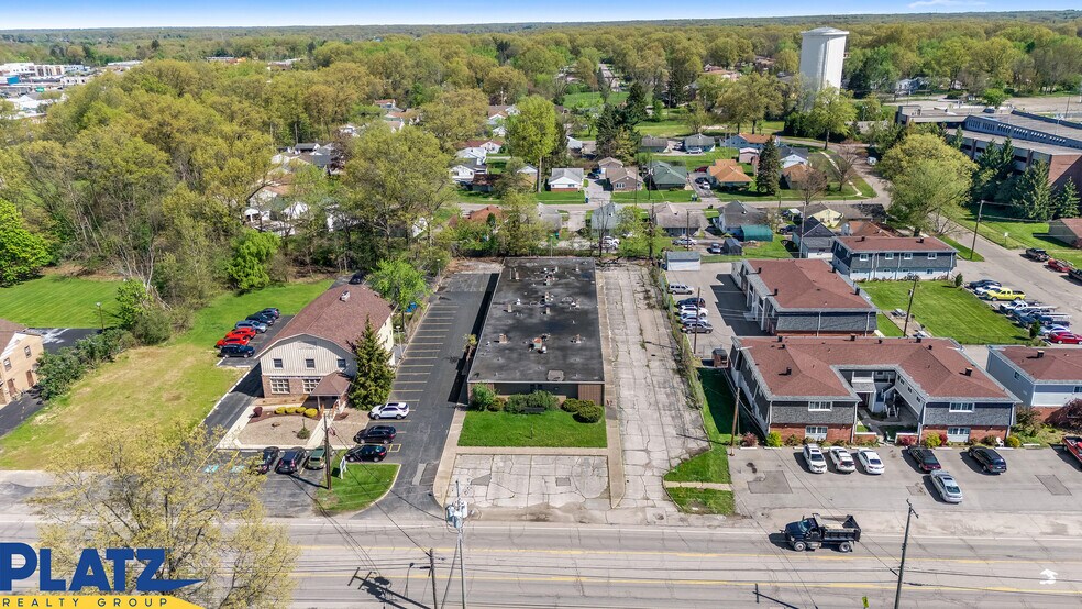 548 Gypsy Ln, Youngstown, OH à vendre - Photo de l’immeuble – Image 2 sur 10