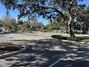 2089 Hawthorne St, Sarasota, FL à louer Photo de l’immeuble– Image 2 sur 5