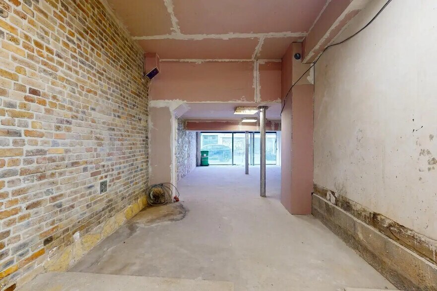 Local commercial dans Paris à louer - Photo de l’immeuble – Image 3 sur 7