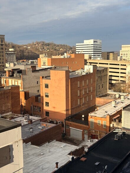 222 Capitol St, Charleston, WV à vendre - Photo de l’immeuble – Image 3 sur 25