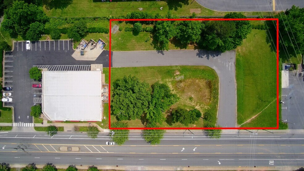 2830 Milton Rd, Charlotte, NC à vendre - Photo de l’immeuble – Image 2 sur 16