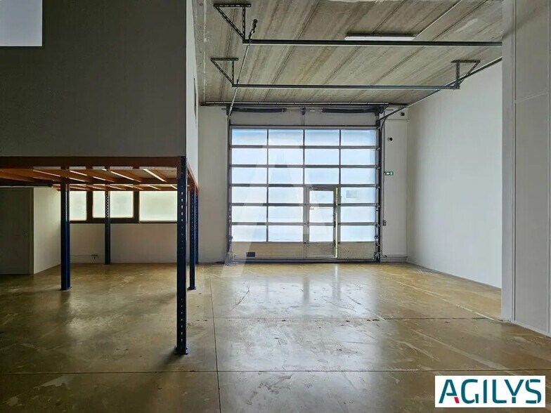 Local d'activités dans Villebon-sur-Yvette à vendre - Photo de l’immeuble – Image 2 sur 6