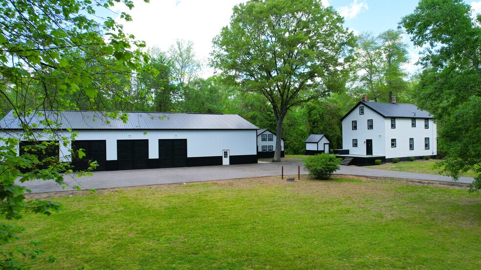 8067 Croom Rd, Upper Marlboro, MD à vendre - Photo de l’immeuble – Image 2 sur 29