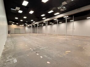 10679 Harry Hines Blvd, Dallas, TX à louer Photo intérieure– Image 1 sur 5