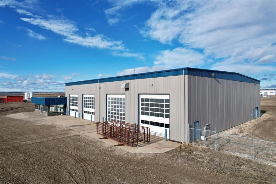 100-3 Street, Beaverlodge, AB à vendre - Photo de l’immeuble – Image 3 sur 44