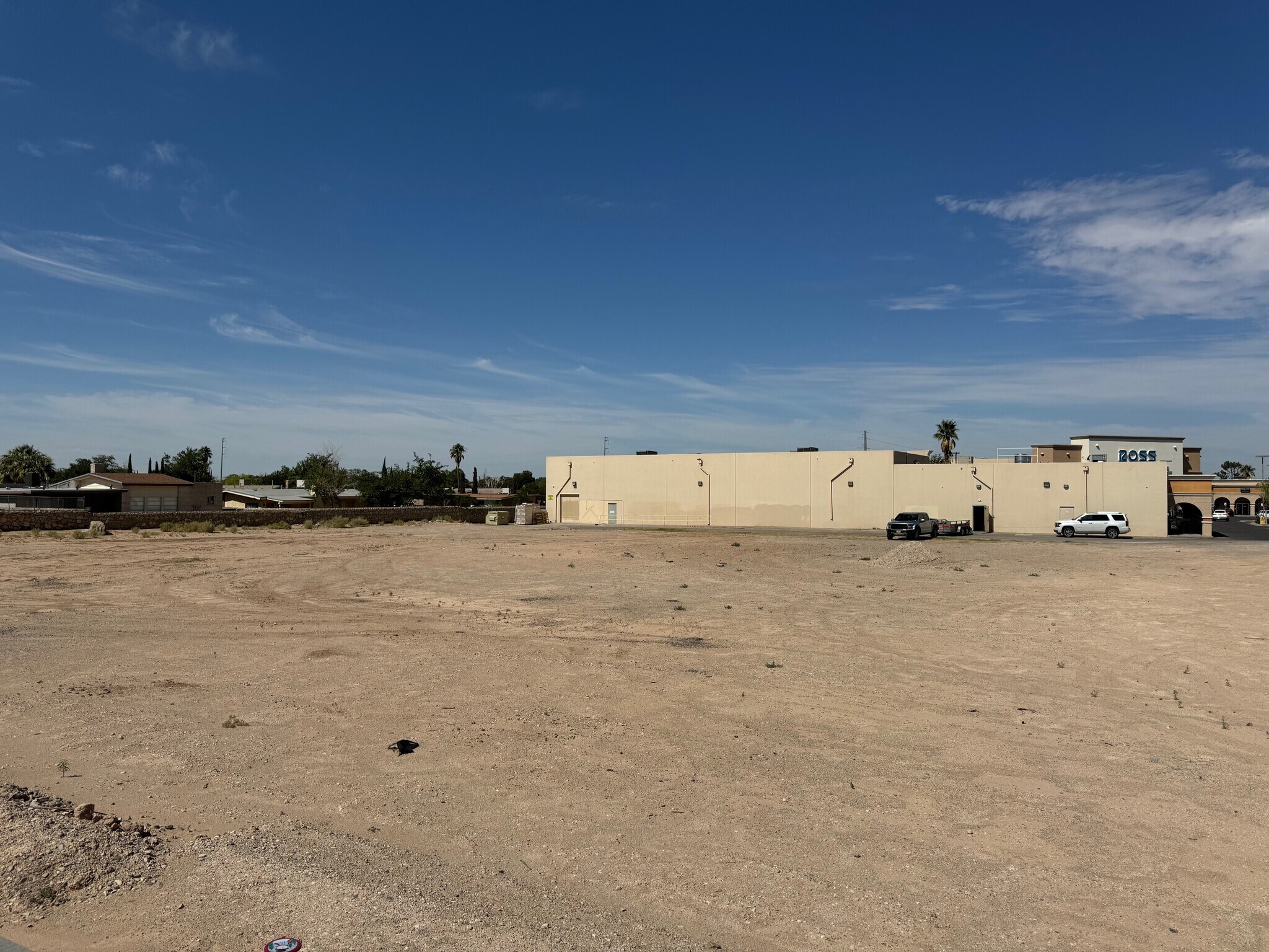Montwood Drive, El Paso, TX à vendre Photo de l’immeuble– Image 1 sur 5