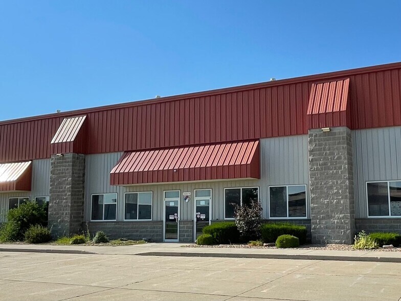 3010 E 39th St, Kearney, NE à vendre - Photo de l’immeuble – Image 1 sur 23
