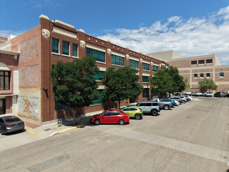 211 N Florence St, El Paso, TX à louer - Photo de l’immeuble – Image 2 sur 14