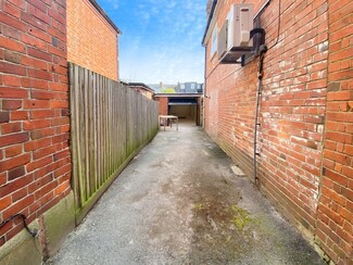 Plus de détails pour 97 Donnington Rd, Reading - Industriel/Logistique à louer
