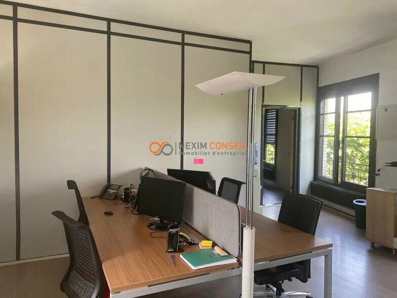 Local commercial dans La Garenne-Colombes à louer - Photo de l’immeuble – Image 2 sur 13