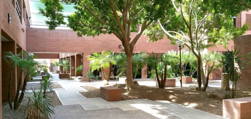 1255 W Baseline Rd, Mesa, AZ à louer - Photo de l’immeuble – Image 2 sur 16