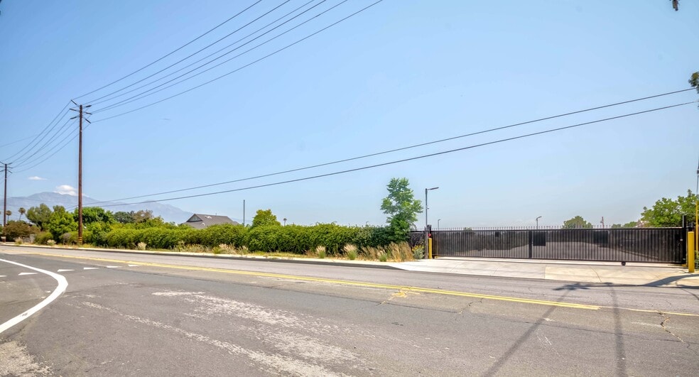 991 S Benson Ave, Ontario, CA à vendre - Photo de l’immeuble – Image 3 sur 5