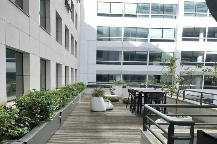 19-27 Rue Camille Desmoulins, Issy-les-Moulineaux à louer - Photo de l’immeuble – Image 2 sur 9