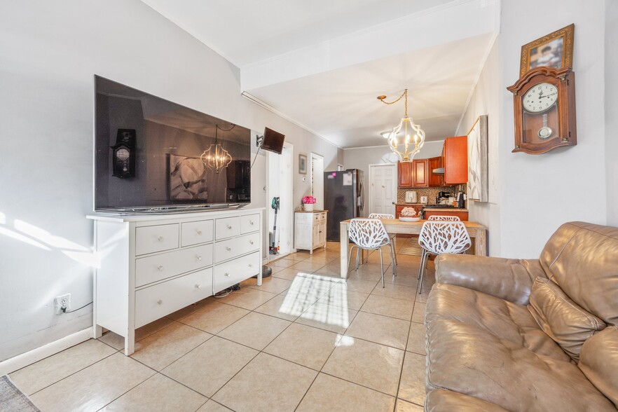 565 Union St, Brooklyn, NY à vendre - Photo de l’immeuble – Image 3 sur 26