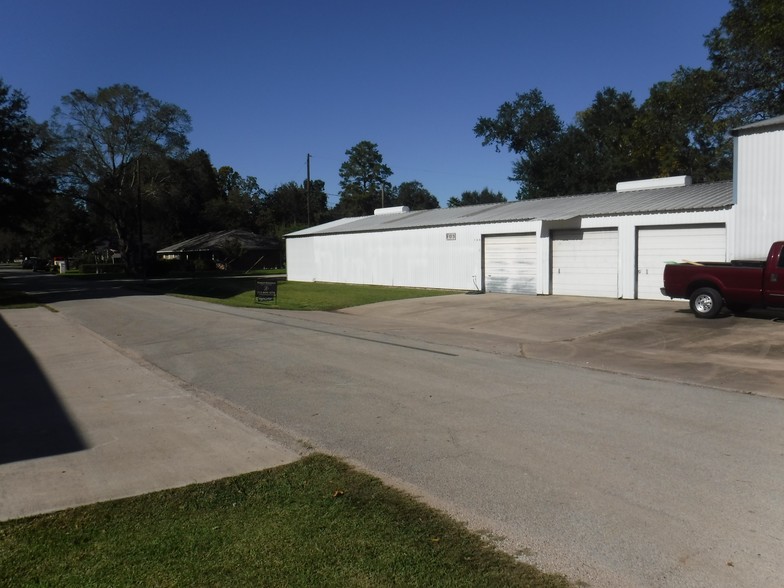 103 N Live Oak St, Tomball, TX à vendre - Photo principale – Image 2 sur 23