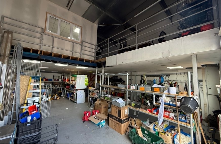 Cuxton Rd, Rochester, KEN ME2 2NY - Lot 4 - - Photo intérieure - Image 1 of 1