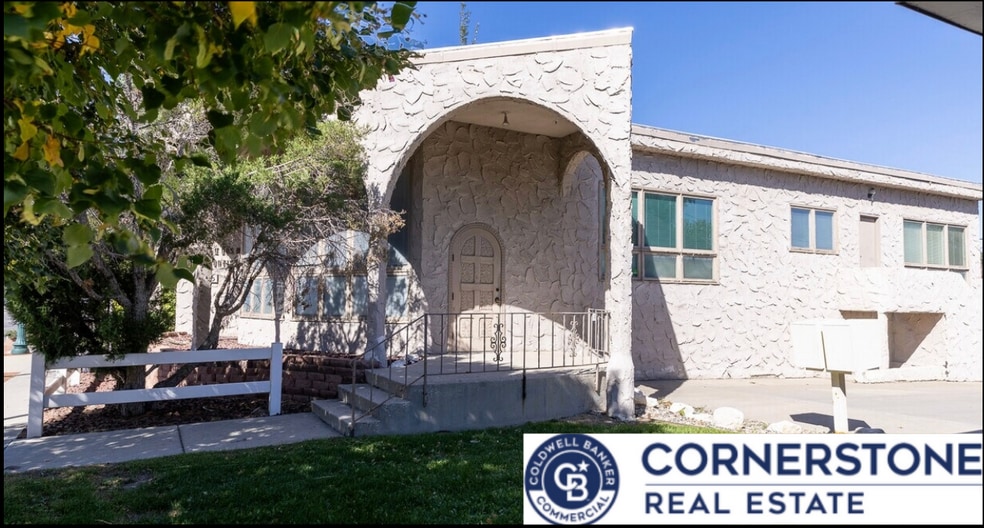 1216 E 2nd St, Casper, WY à vendre - Photo de l’immeuble – Image 2 sur 33