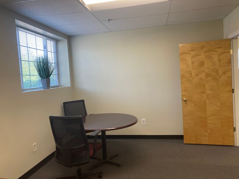 19 Batchelder Rd, Seabrook, NH à louer - Photo de l’immeuble – Image 2 sur 12