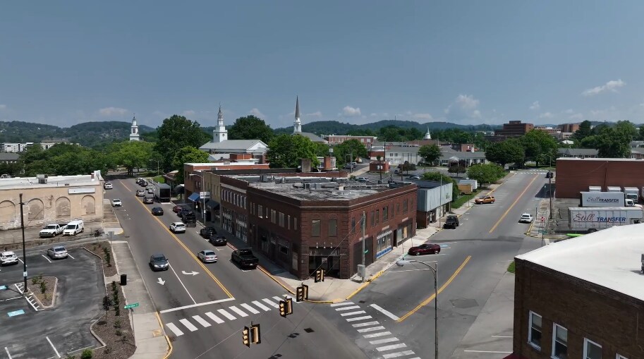 233 E Sullivan St, Kingsport, TN à vendre - Photo de l’immeuble – Image 1 sur 3
