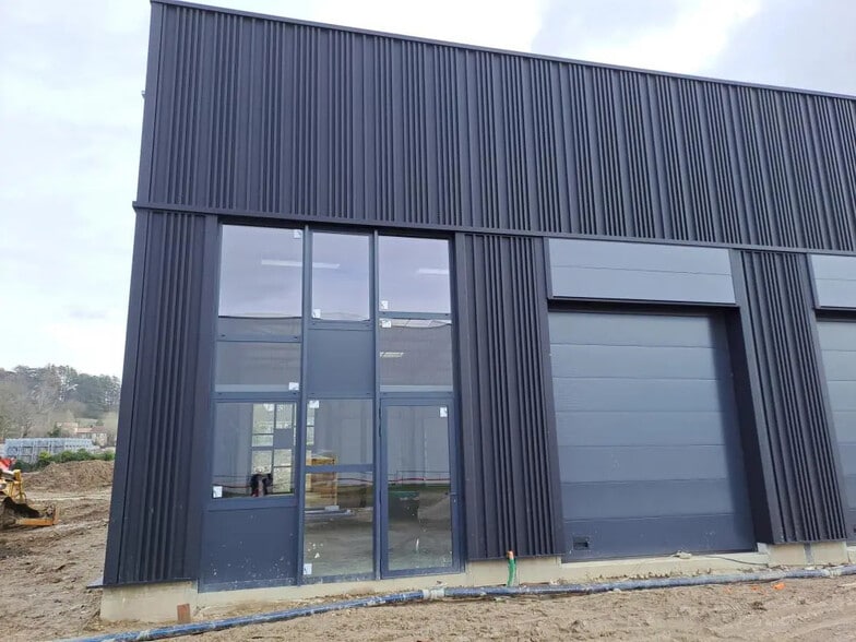 Local d'activités dans Trévoux à vendre - Photo de l’immeuble – Image 1 sur 4