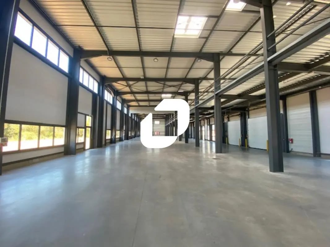 355 Avenue Henri Schneider, Meyzieu à louer Photo intérieure– Image 1 sur 19