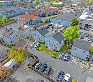 Plus de détails pour 39 Pearl St, Hyannis, MA - Logement à vendre