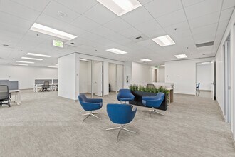 705 5th Ave S, Seattle, WA à louer Photo intérieure– Image 2 sur 13