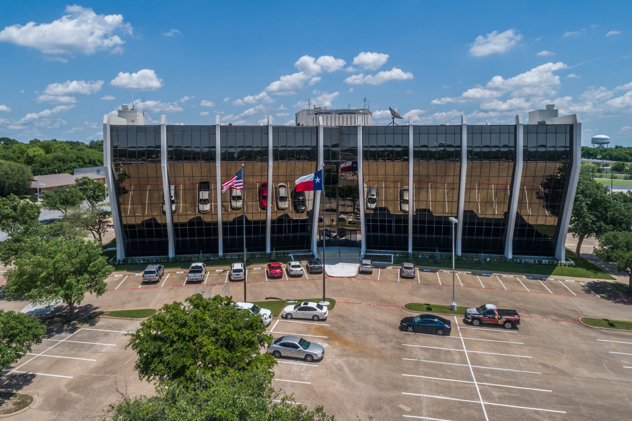 1800 Teague Dr, Sherman, TX à louer Photo de l’immeuble– Image 1 sur 57